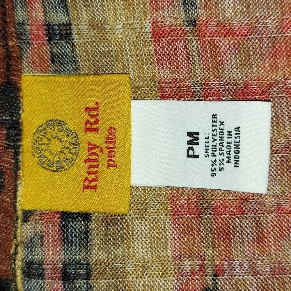 Ruby Red Top - Picture 5 of 6